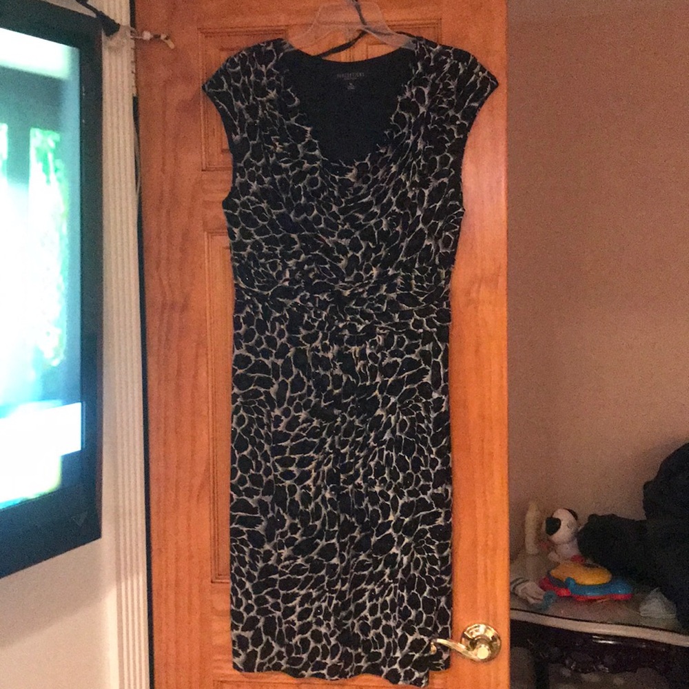 Black and white sleeveless dress